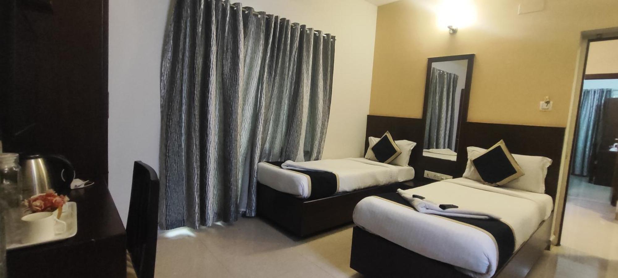 Sky Gate Hotel Near Apollo Main, Women'S & Children'S Us Consulate Sankara Netralaya Goethe Institute Prestigepalladium Shastri Bhavan Senmozhi Poonga Raj Ratnam Stadium Taj Coromandal India Oil Bhavan Dr Mohan'S Diabetics Vac شيناي المظهر الخارجي الصورة